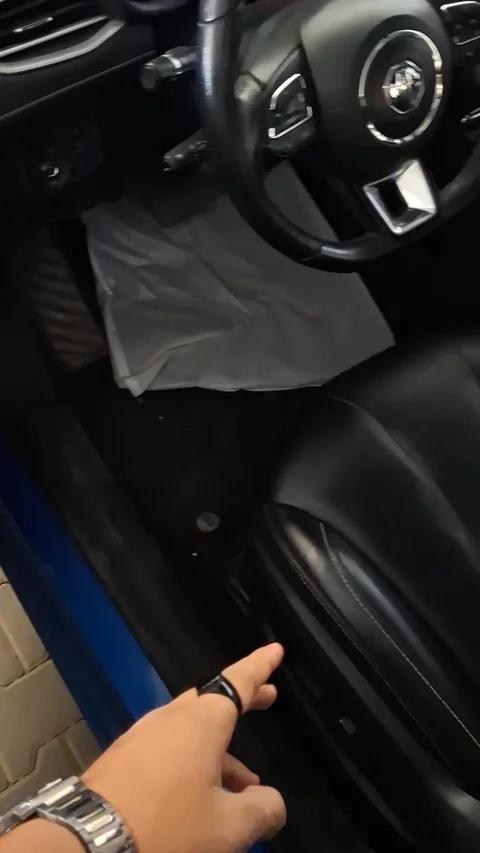 ام جي 5 LUX 2023