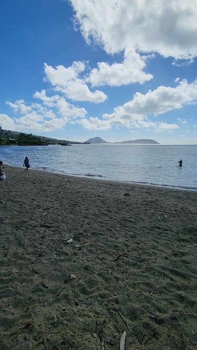 Waialae Beach Park - Parks Near Me - Honolulu, Hawaii