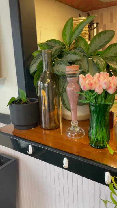 Spill Coffee - Inside - Coffee & Tea Near Me - Wilmington, North Carolina