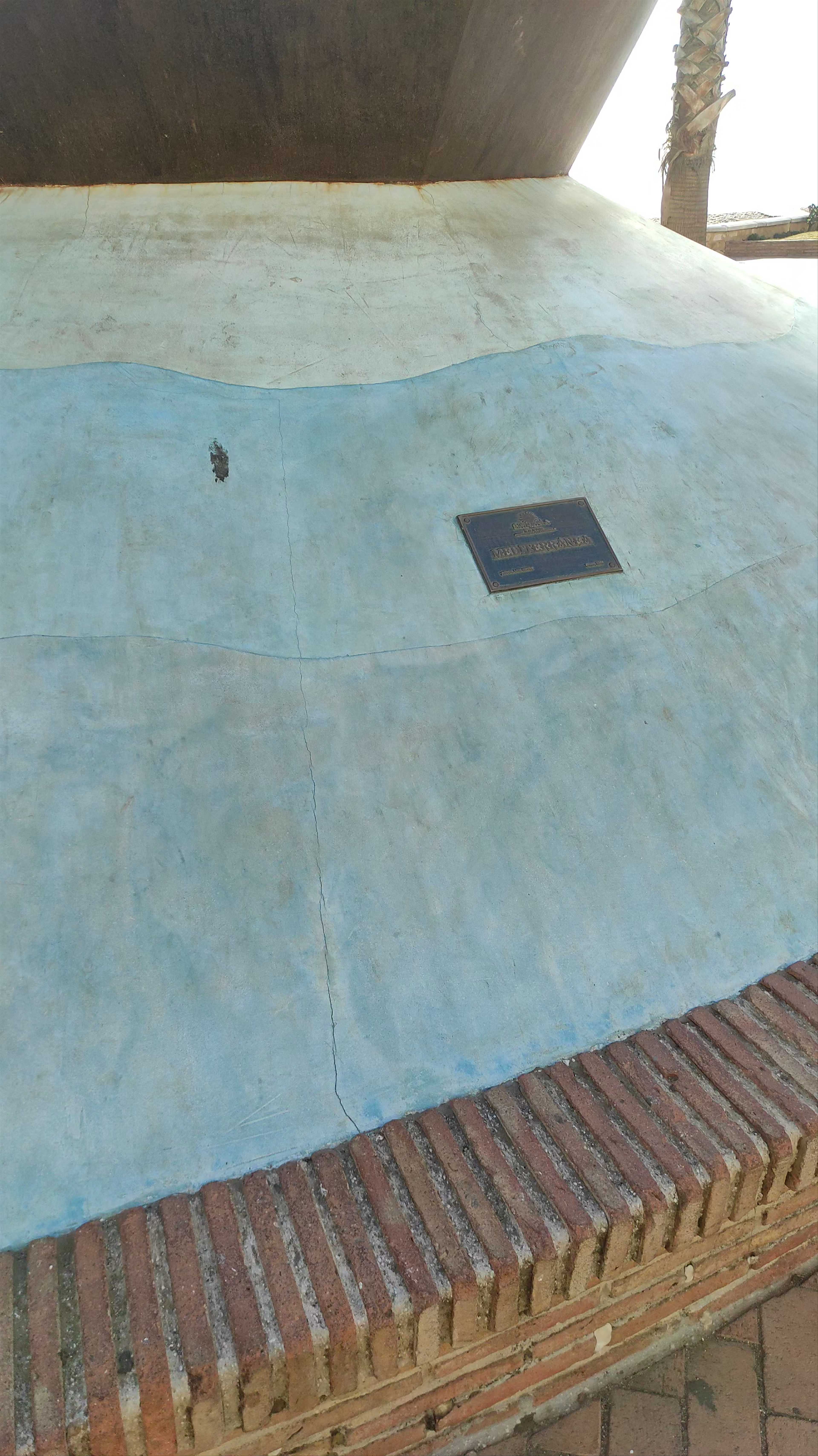 Statue at Plaza Teresa Zabell, Fuengirola