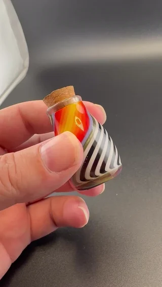 Preview pic of Mini wig wag cork jar
