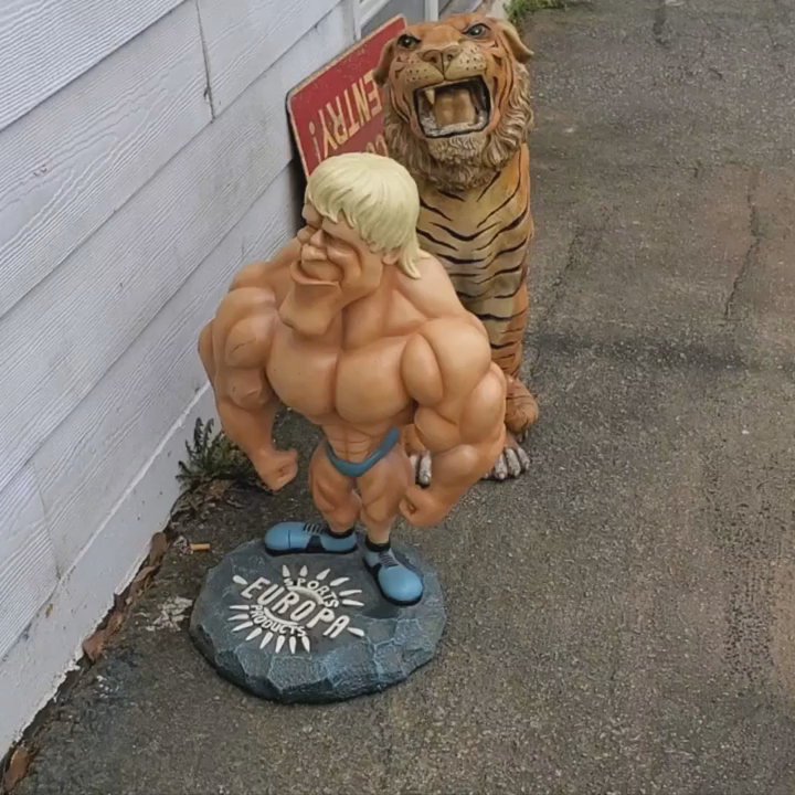 Tuck's Gym - Cool vintage statues from back in the day at TUCK'S GYM in Griffin, Georgia. - Gyms Near Me - Griffin, Georgia