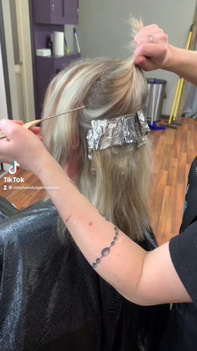 Simple Indulgence Salon - Foiling - Hair Salons Near Me - Belle Vernon, Pennsylvania