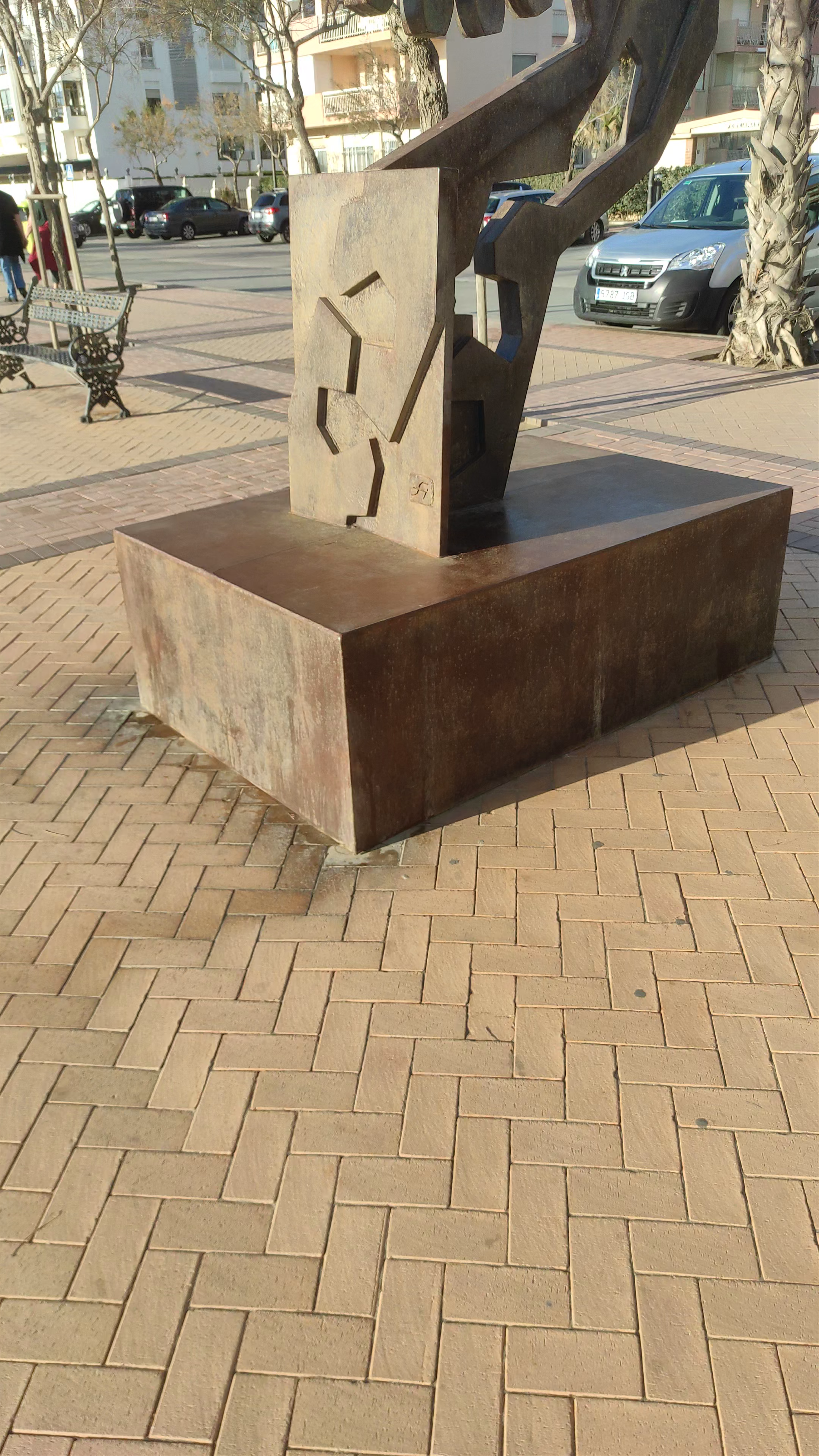 Escultura Rotary Club Fuengirola
