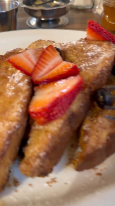 Toast - Rock Hard French Toast, Argumentative Server - Breakfast & Brunch Near Me - New Orleans, Louisiana