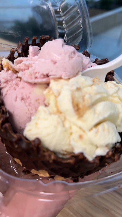 Always Ice Cream - Raspberry cheesecake and banana pudding - Ice Cream & Frozen Yogurt Near Me - Baltimore, Maryland