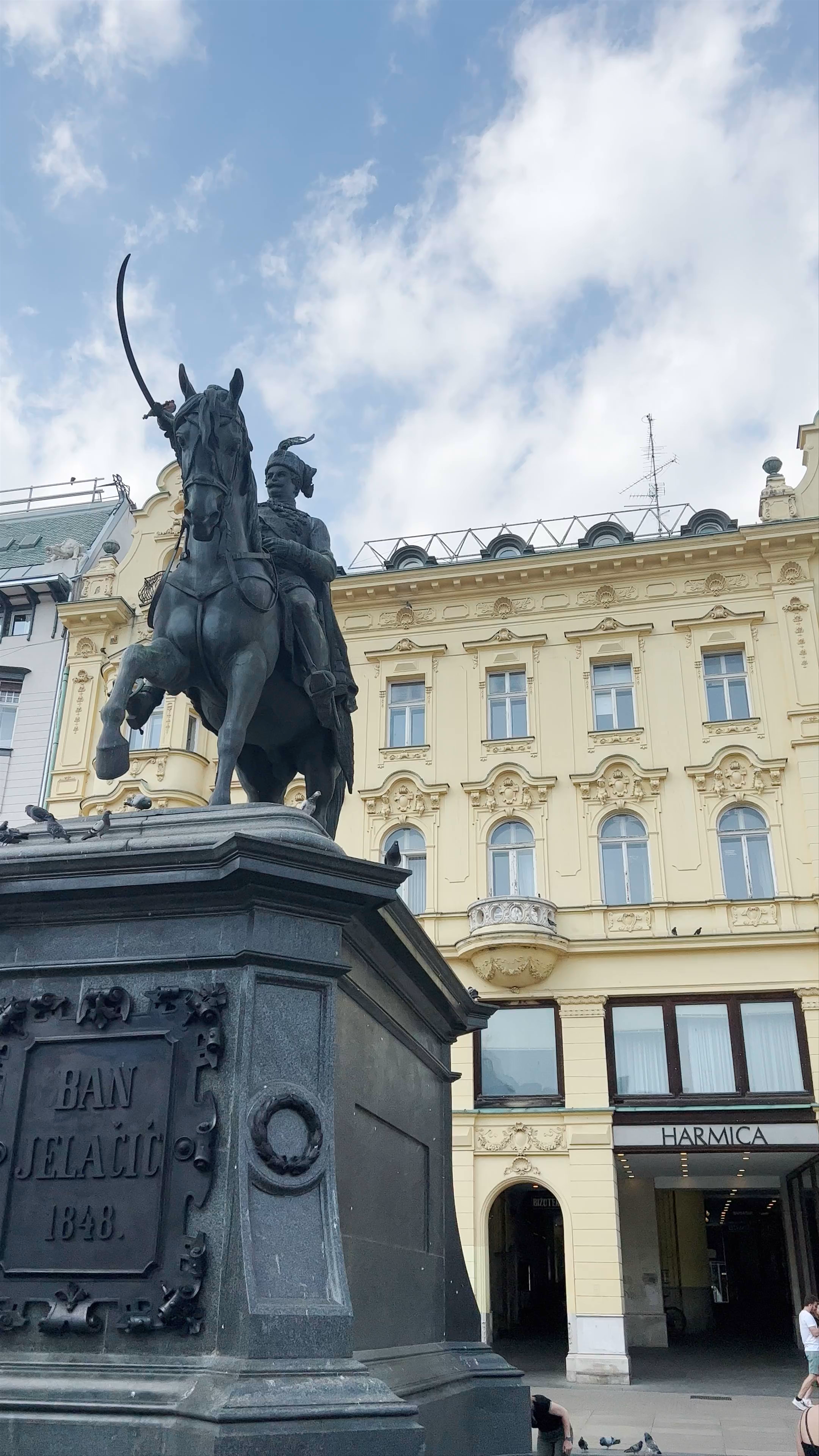 Trg bana Josipa Jelačića