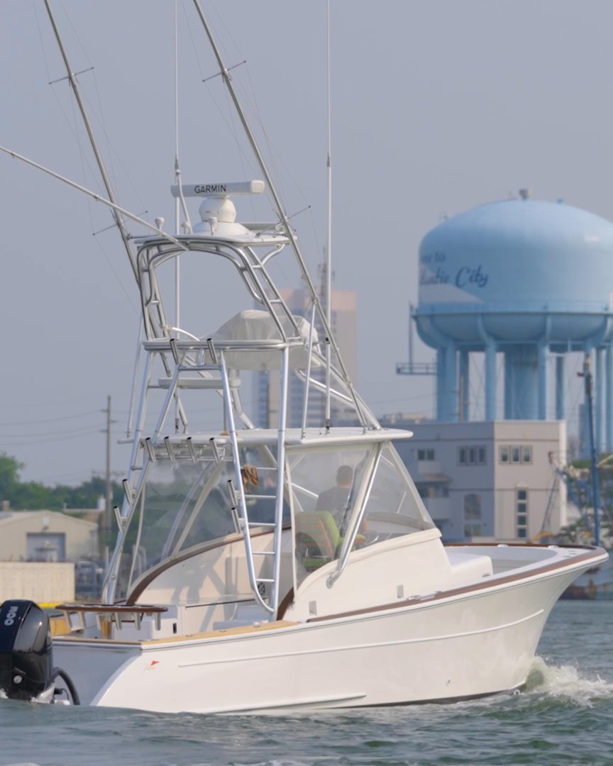 The 390 is the perfect pocket Gameboat. Nimble, Sp...