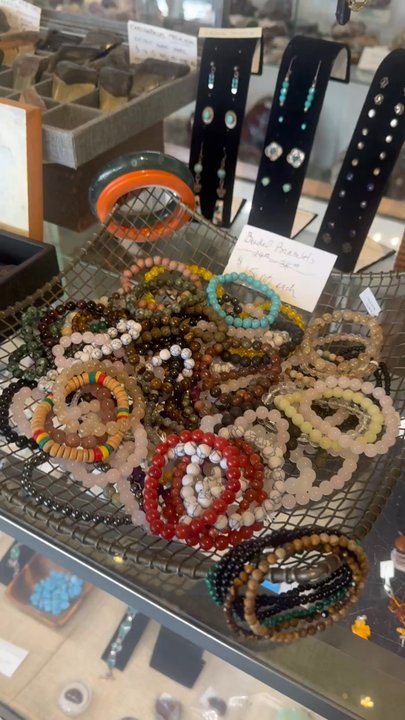 Dinosaur Gallery - Gemstones & Minerals Near Me - Del Mar, California