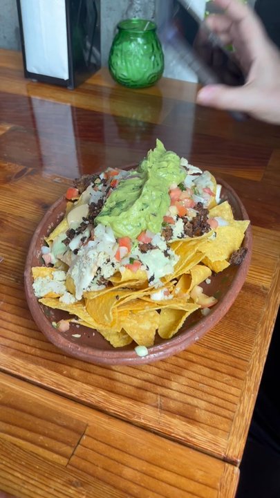 Mis Tacones - Asada nachos - Vegan Near Me - Portland, Oregon