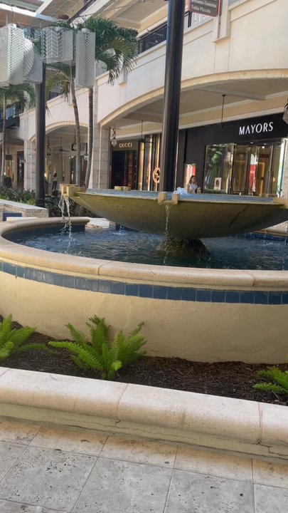 Neiman Marcus - Shoe Stores Near Me - Bal Harbour, Florida