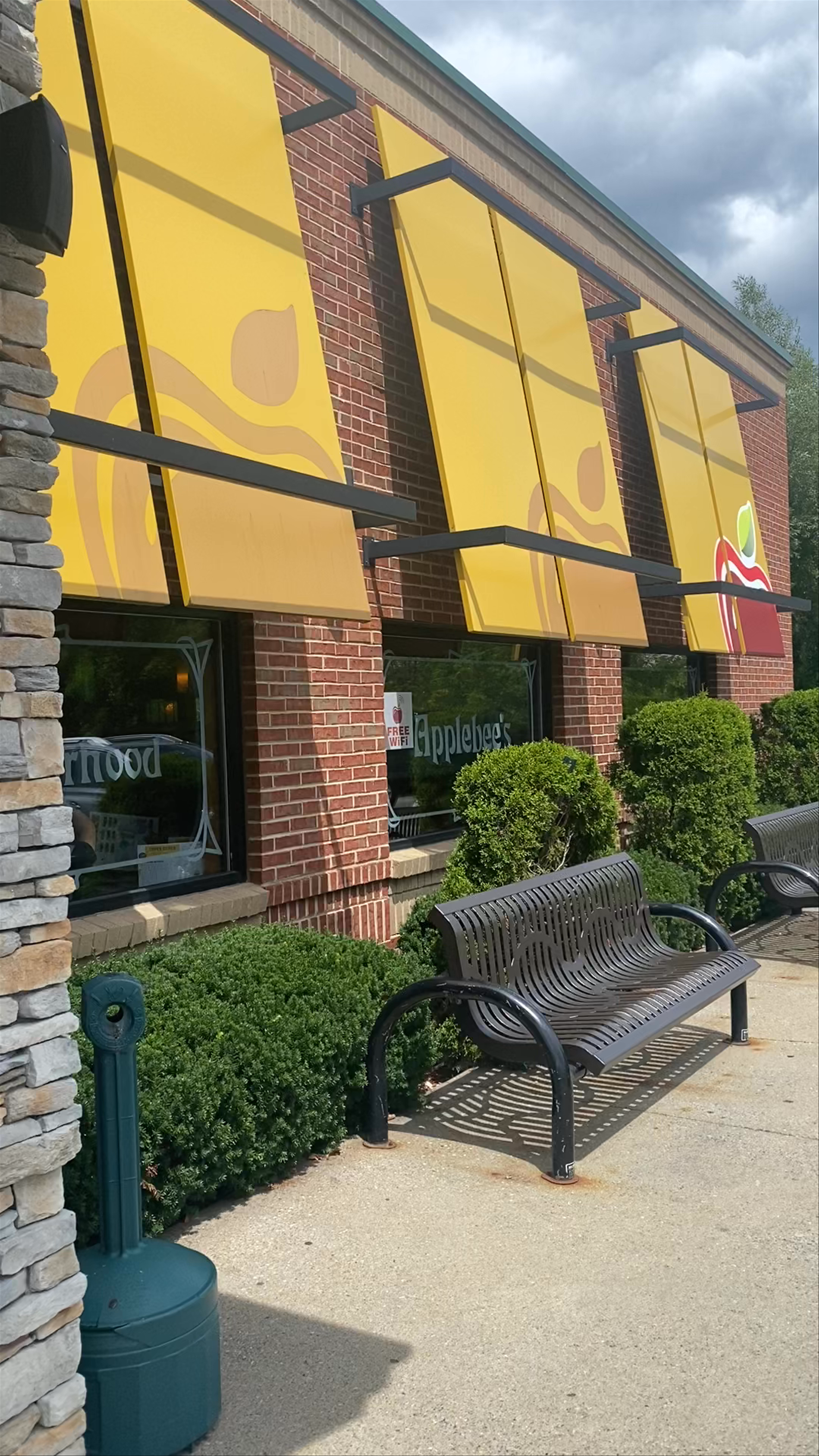 Applebee's Grill + Bar