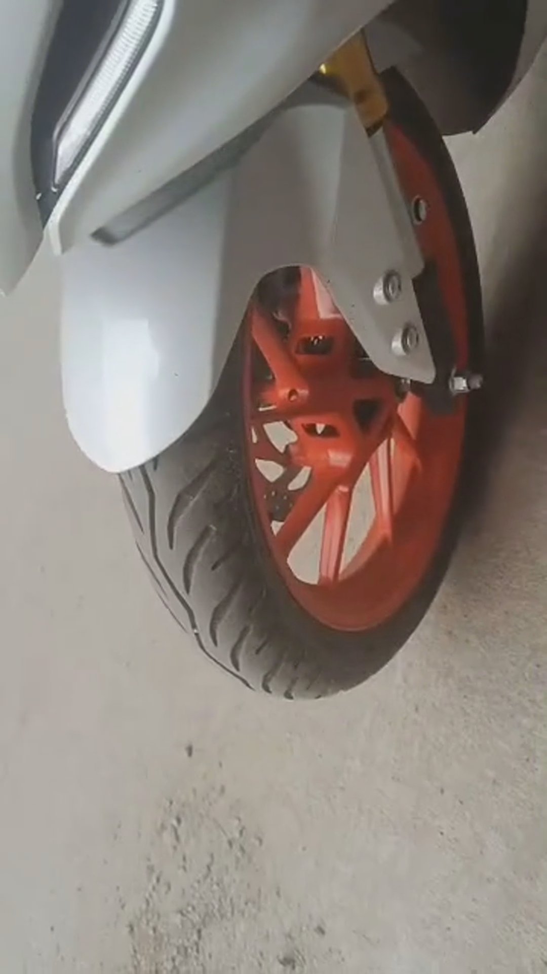 Walk-around video thumbnail
