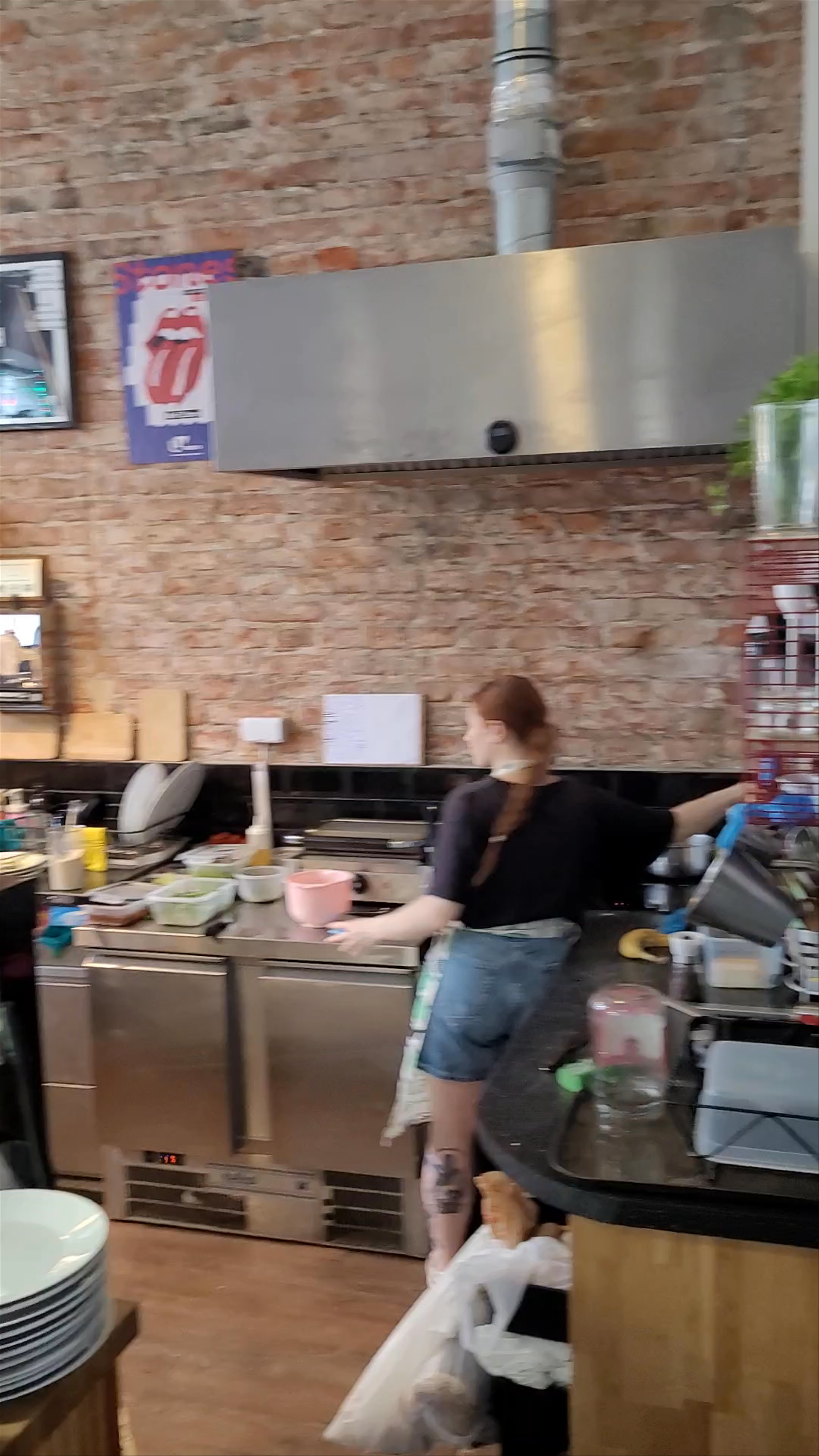 Cozy Urban Cafe Vibes in Warsaw's Grochowska District