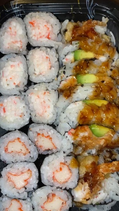 Mari Mari - Crab mayo, fried crab, and Shrimp tempura Roll (6 Pieces) - Noodles Near Me - Philadelphia, Pennsylvania