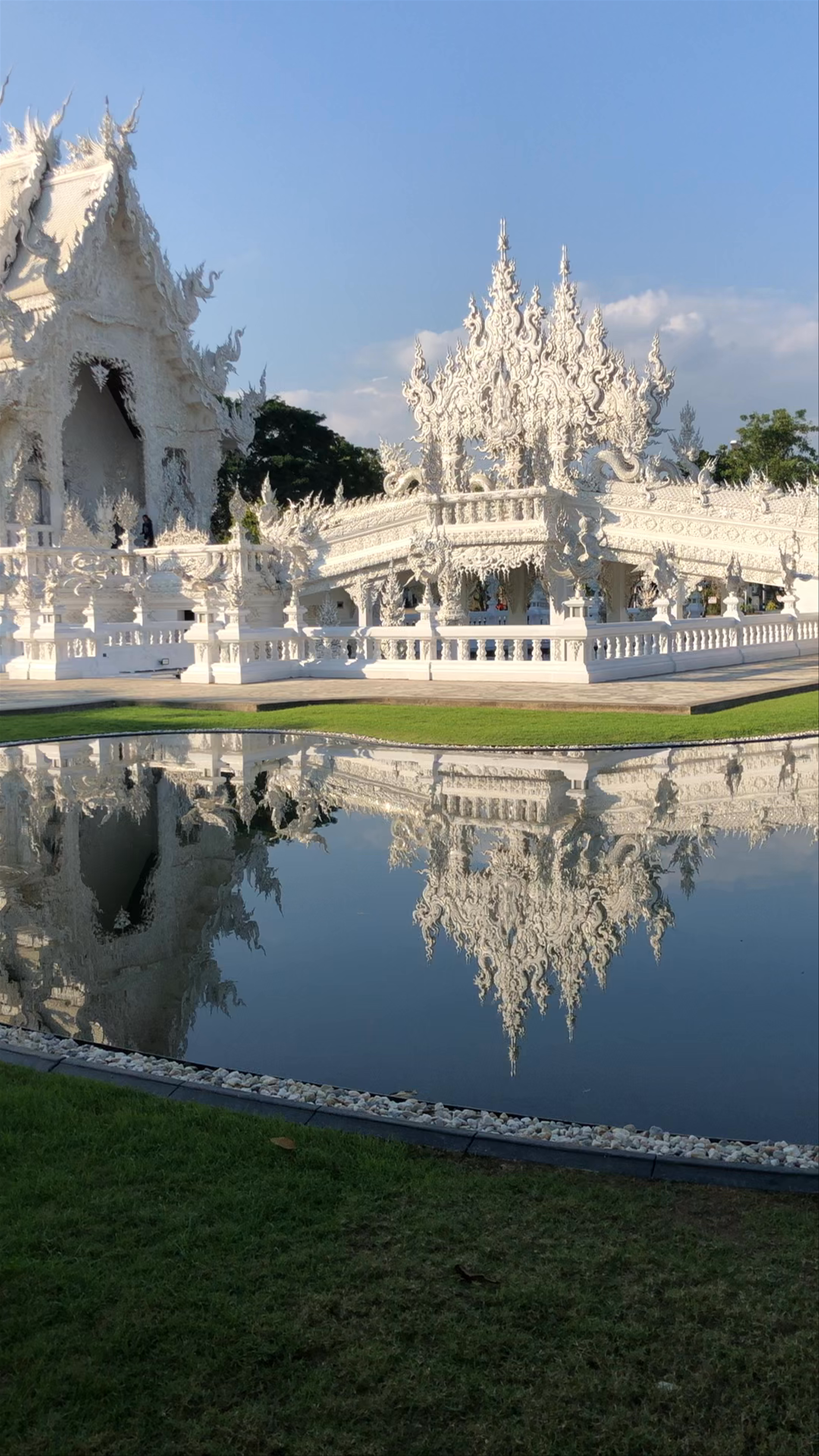 Wat Rong Khun - White Temple