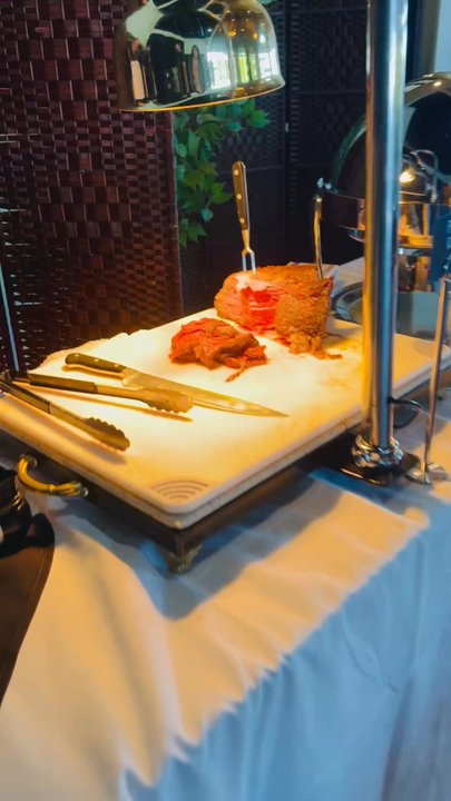 Magnolia Pointe Grill - Carving Station - American Near Me - Auburn, California