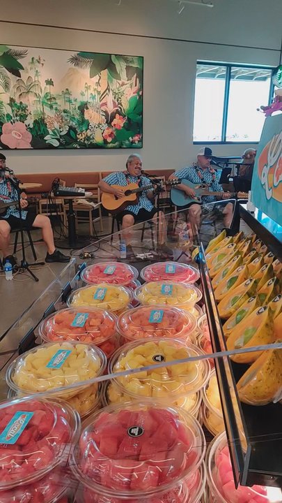 Safeway - Opening day music - Grocery Near Me - Kahului, Hawaii