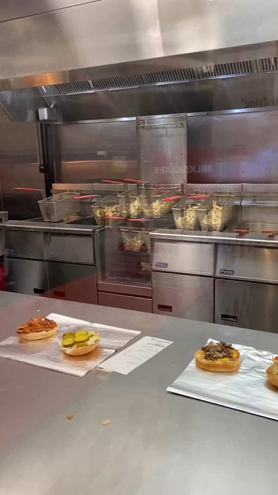 Five Guys - Waiting on food in front of the grill - Fast Food Near Me - Tupelo, Mississippi