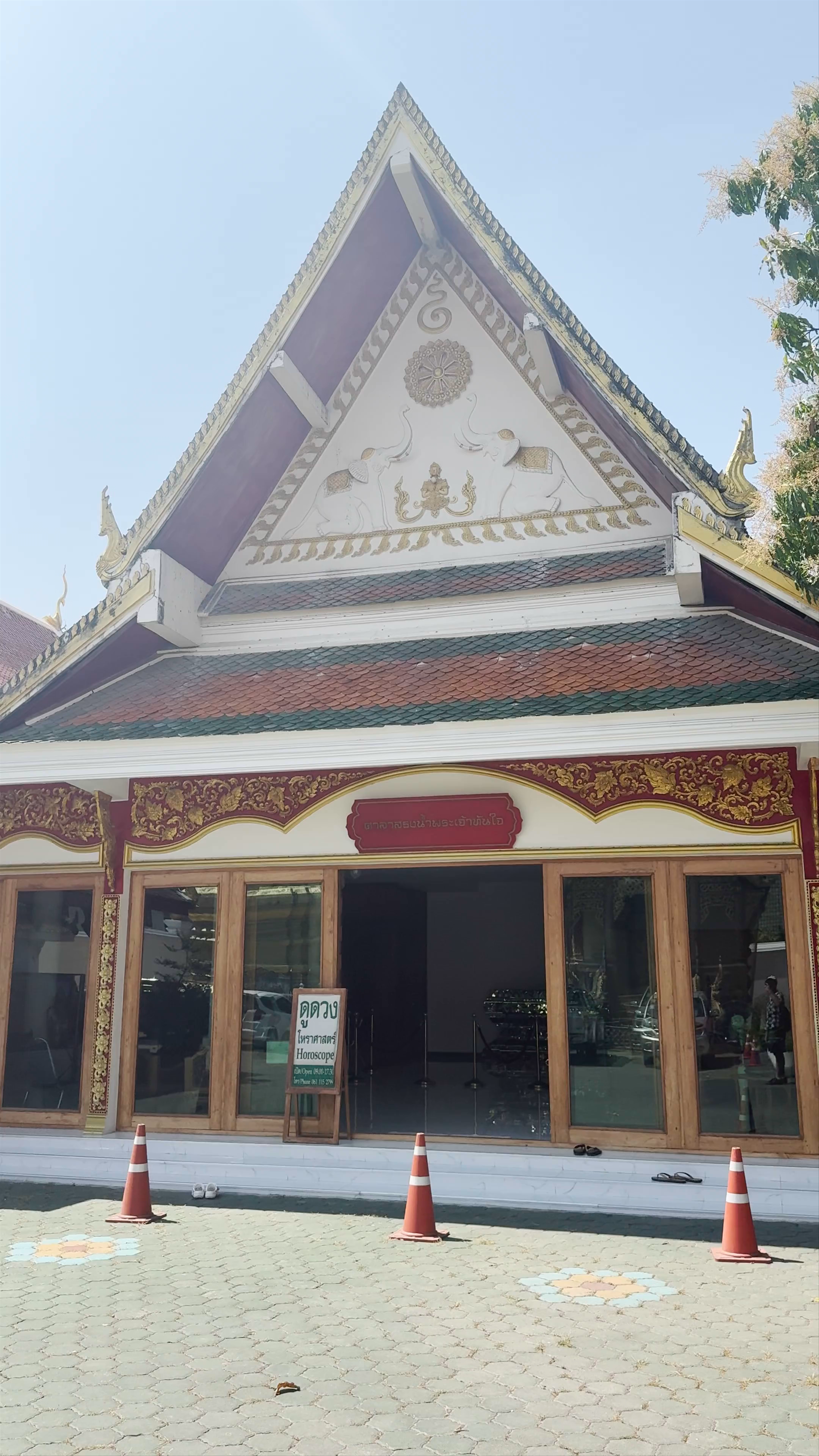 Wat Mo Kham Tuang: Tranquil Temple Charm in Chiang Mai