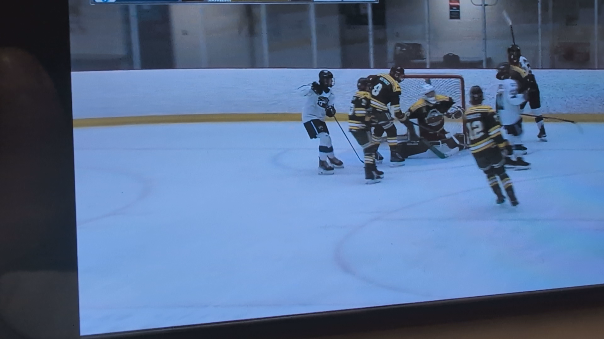 RJ Moar's Spectacular Glove Save with Humboldt Broncos U15 AA