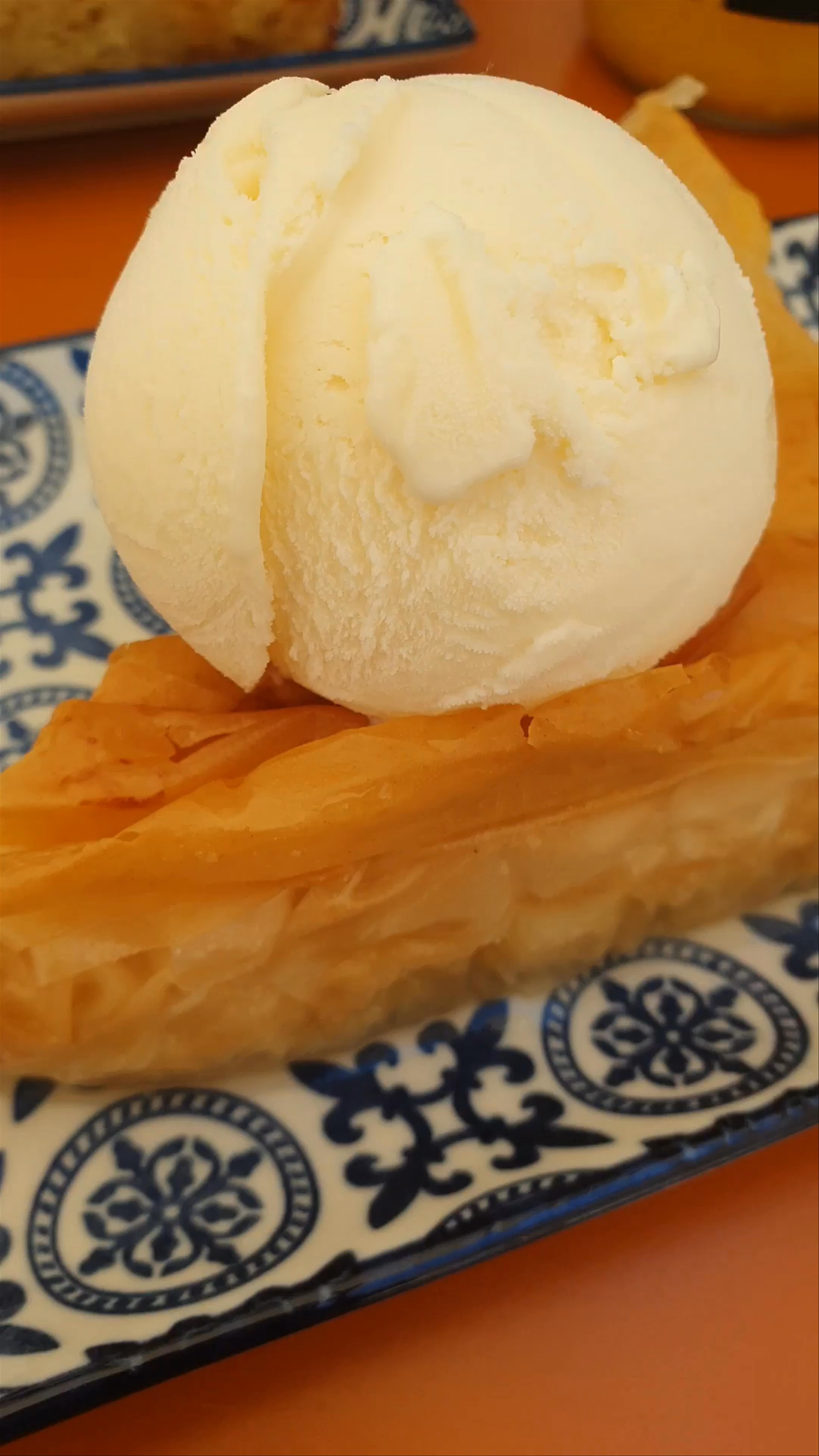 Delightful Café Moments in Pyrgos, Tinos – Traditional Greek Desserts & Sunny Ambiance
