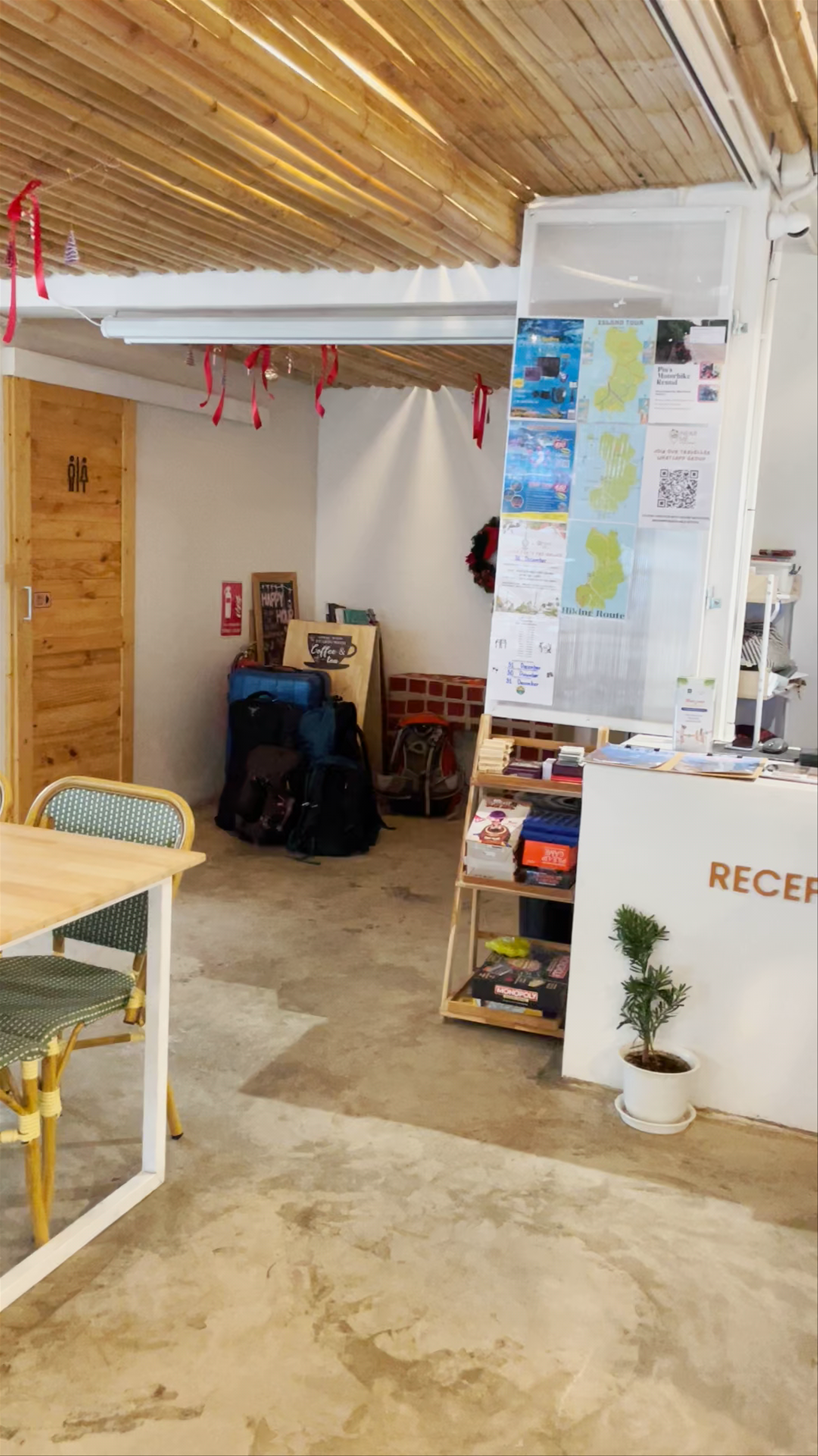 Near Me Hostel and Bistro: Cozy Hub in Ko Tao, Thailand