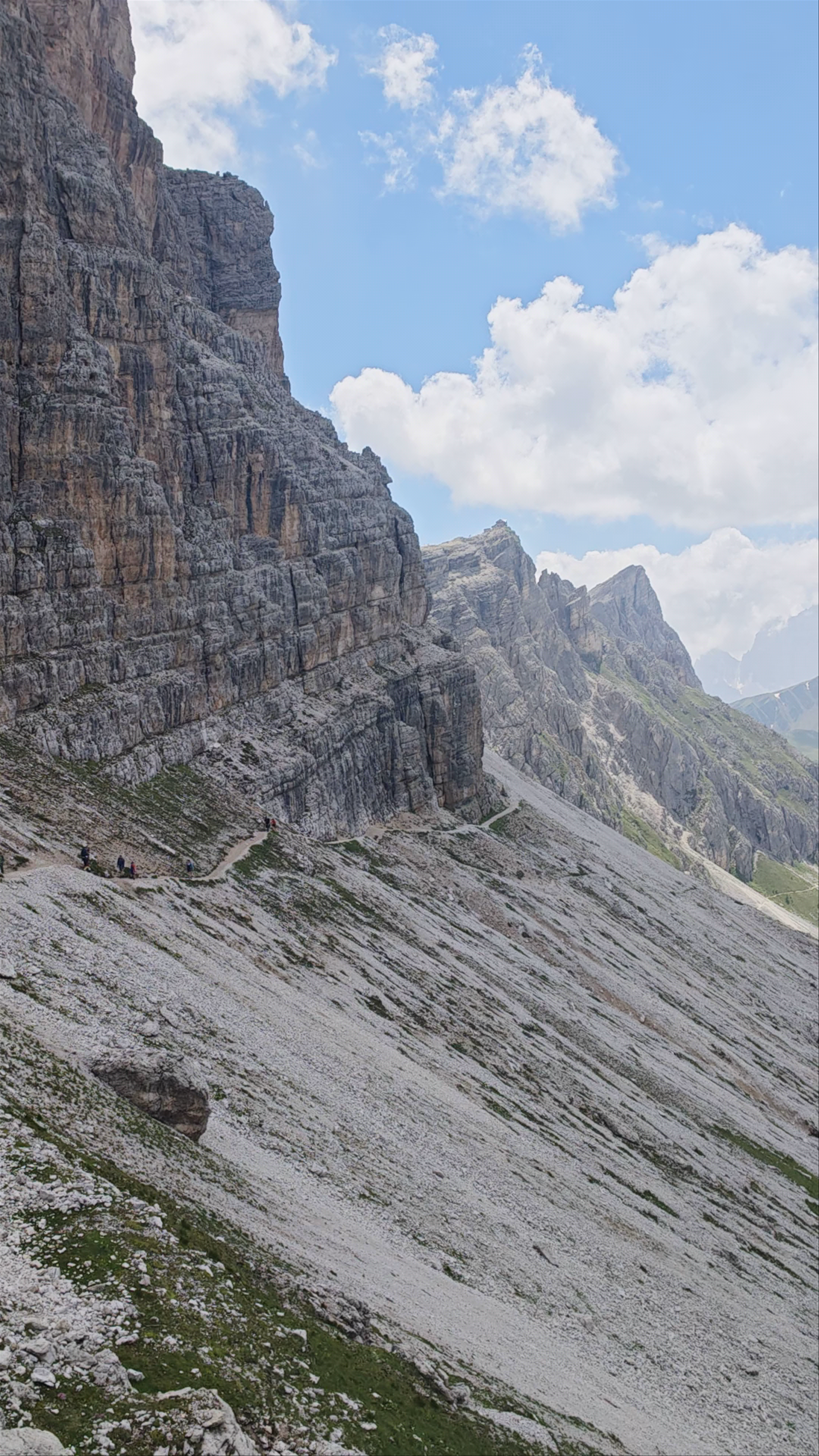 Croda Negra Hiking Trail: Majestic Dolomite Views in Belluno, Italy