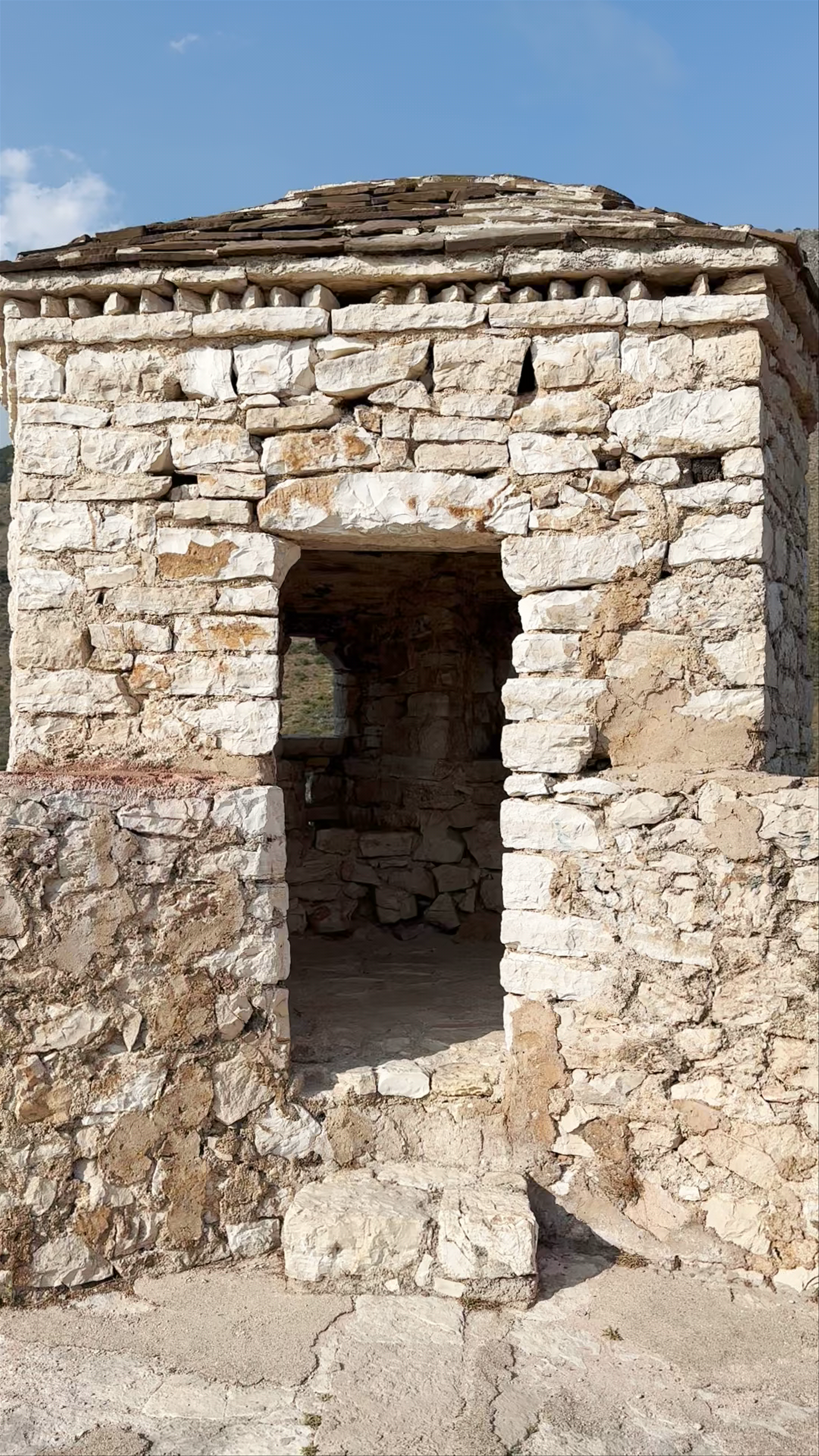 Palermo Beach Ancient Ruins View – Seaside Charm in Himarë, Albania