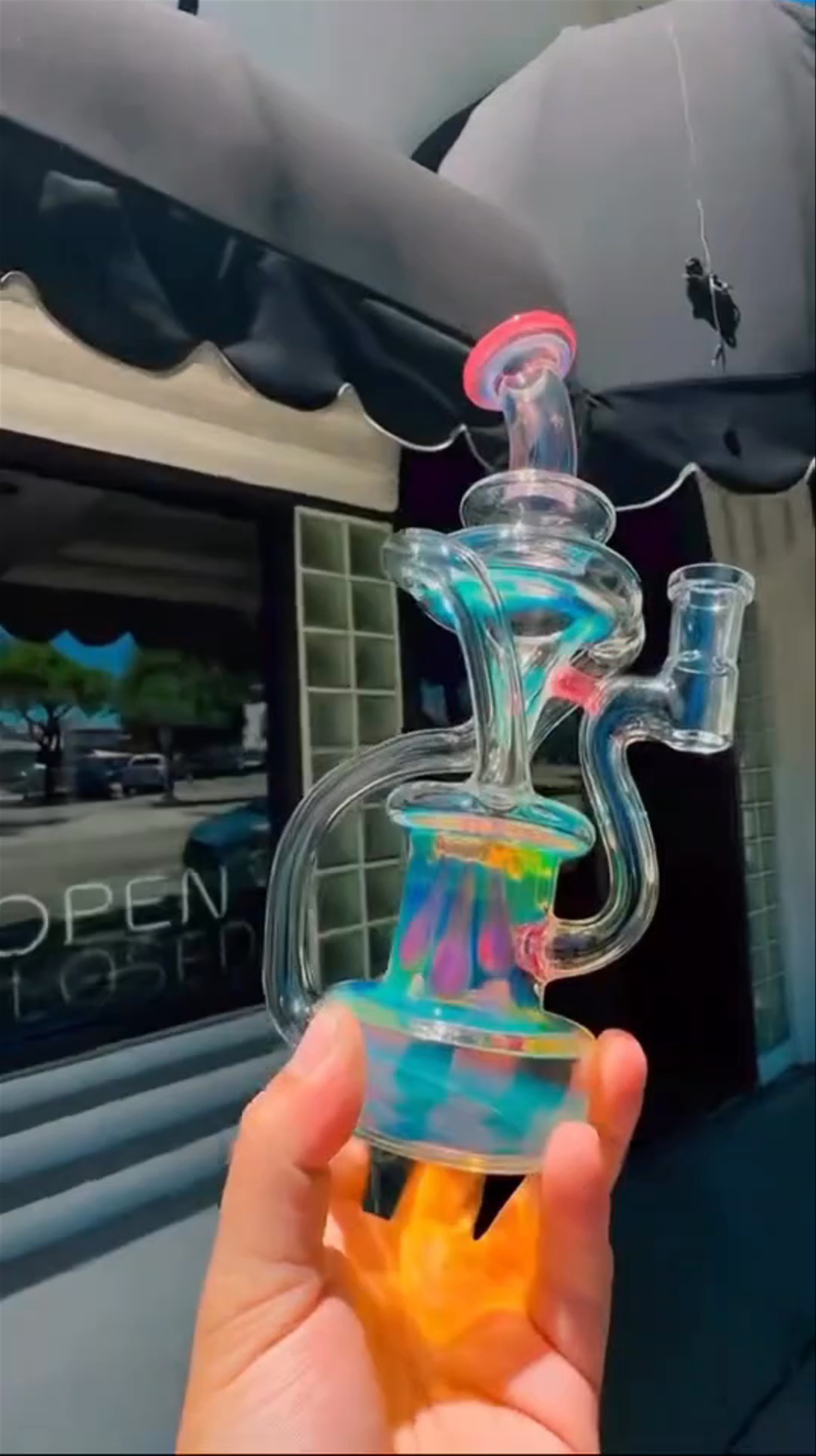 Preview pic of Uzzi glass