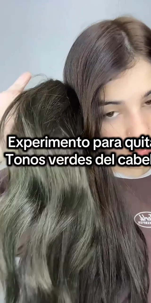 Experimentando con mi cabello para quitar tonos verdes