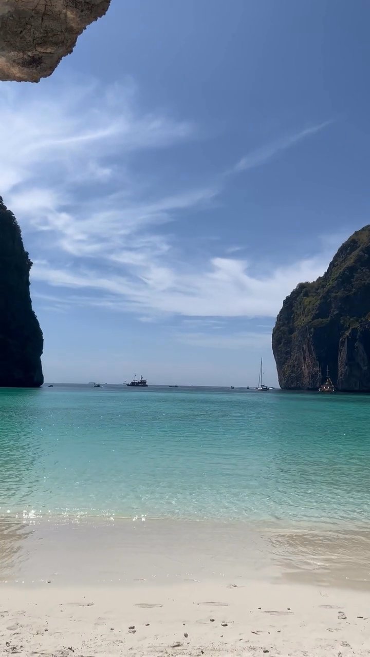 take me here right now
📍 Phuket Thailand
🎥 Edgar Delishi · Pexels
#travel #beach #island #paradise #wanderlust