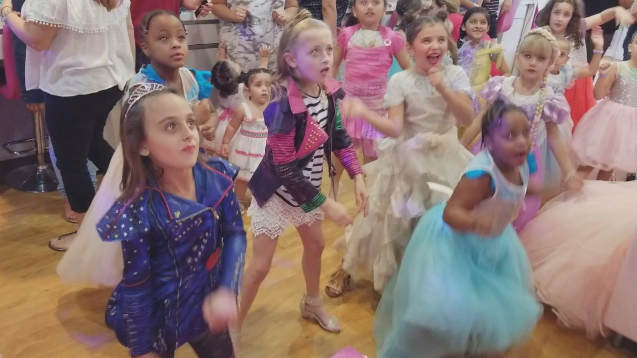 Glamour n' Glitz - Dancing with friends & being all dressed up is the perfect recipe for a Glamorous Birthday! #glamournglitz #njkidsbirthday - Party & Event Planning Near Me - Nutley, New Jersey