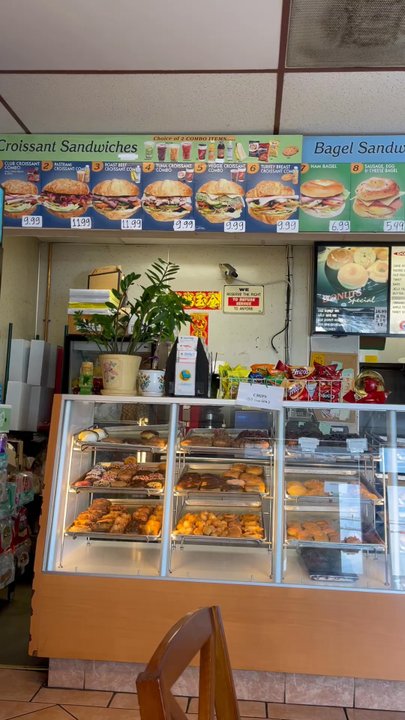 Donut King - Donuts, smoothies, sandwiches,coffee, and water by the gallon?!! - Bakeries Near Me - Culver City, California