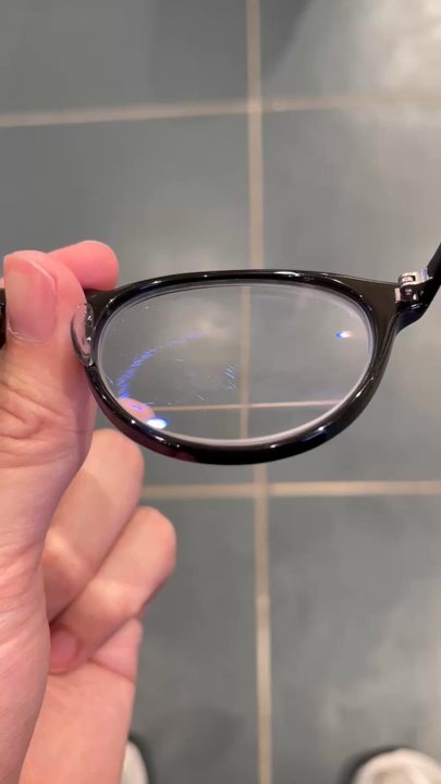 LensCrafters - Damage to glasses and UV coating after repair/adjustment - Optometrists Near Me - Tukwila, Washington