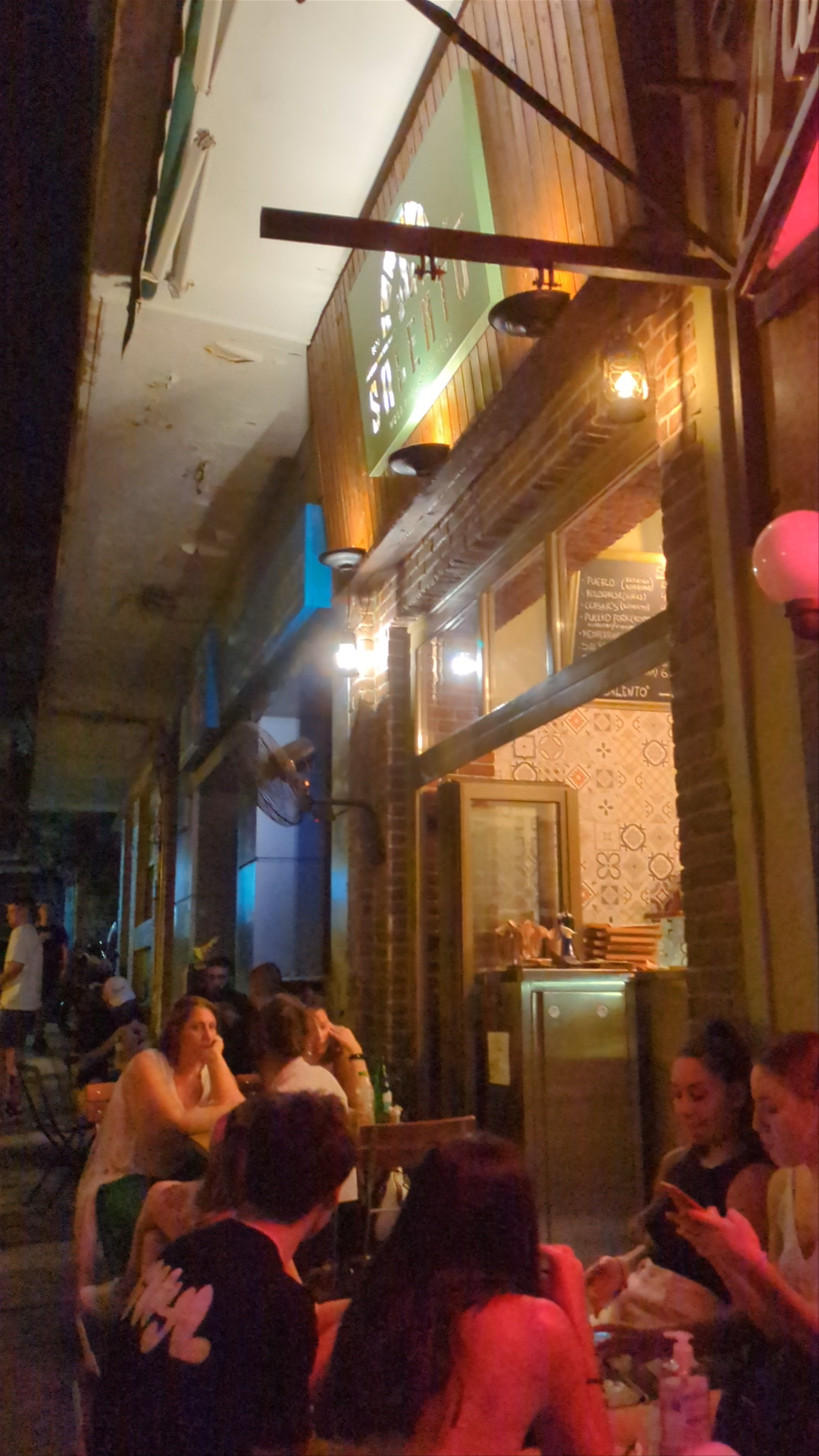 Salento Wood Fired Street Food: Night Vibes in Thessaloniki
