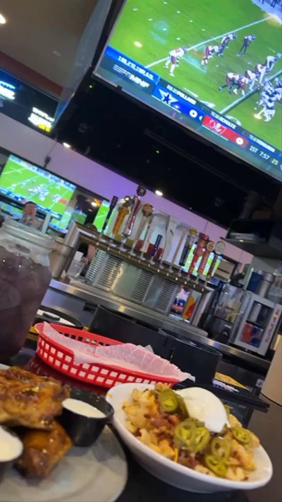 Pluckers Wing Bar - Webster - Chicken Wings Near Me - Webster, Texas
