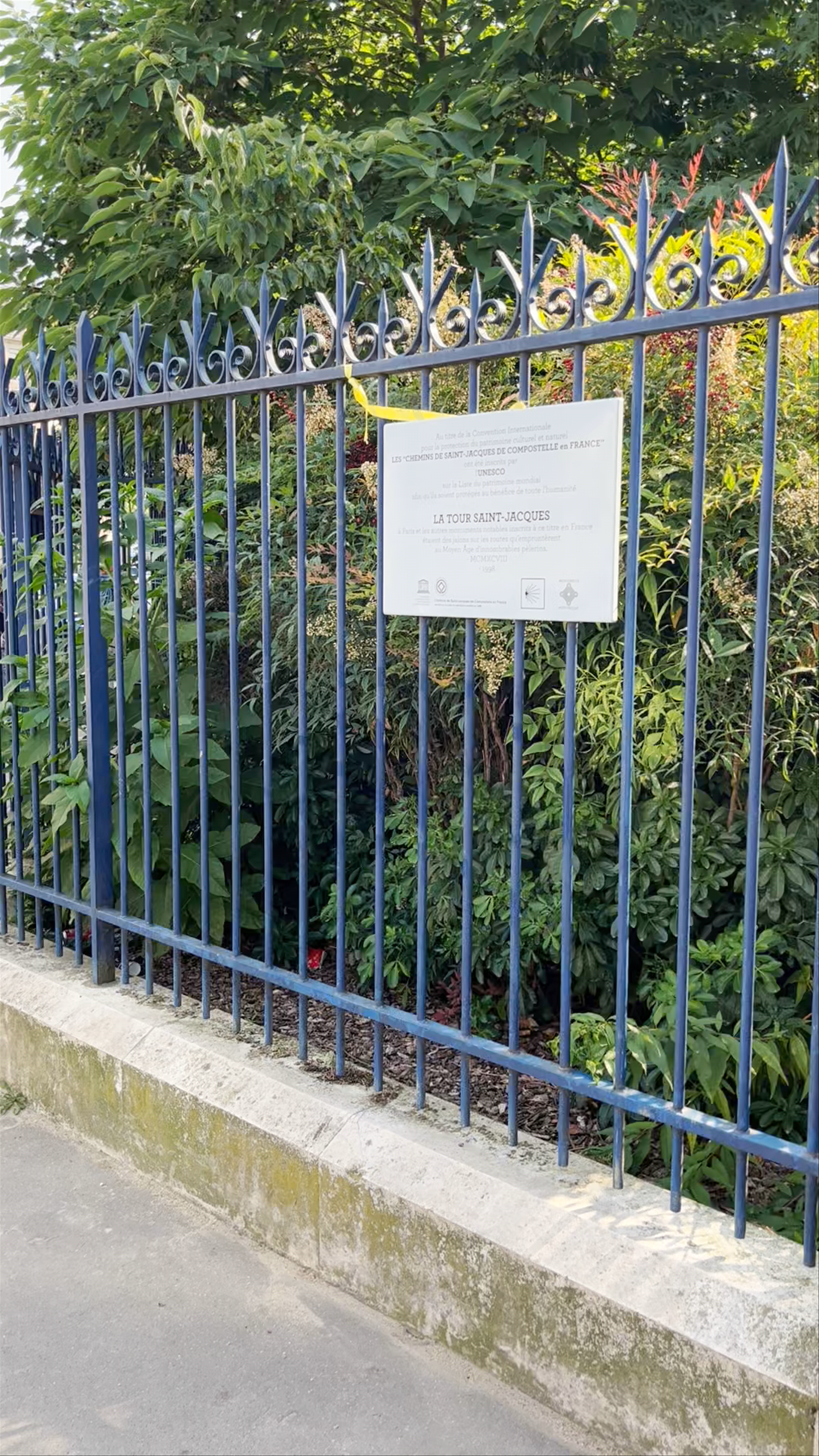 La Tour Saint Jacques: A Serene Parisian Garden Moment