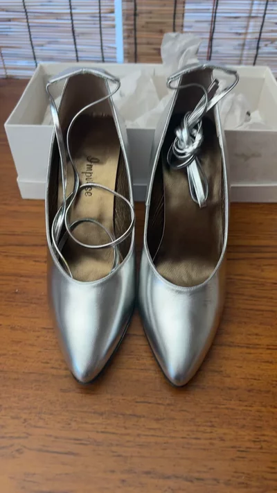 Impulse Silver Heels size 5 Brand New