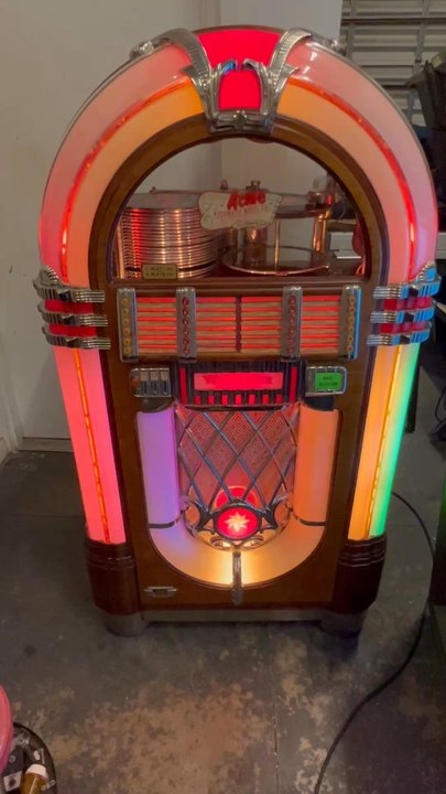 Yvema Enterprises - Testing clients Wurlitzer 1015 - Shopping Near Me - Miami, Florida