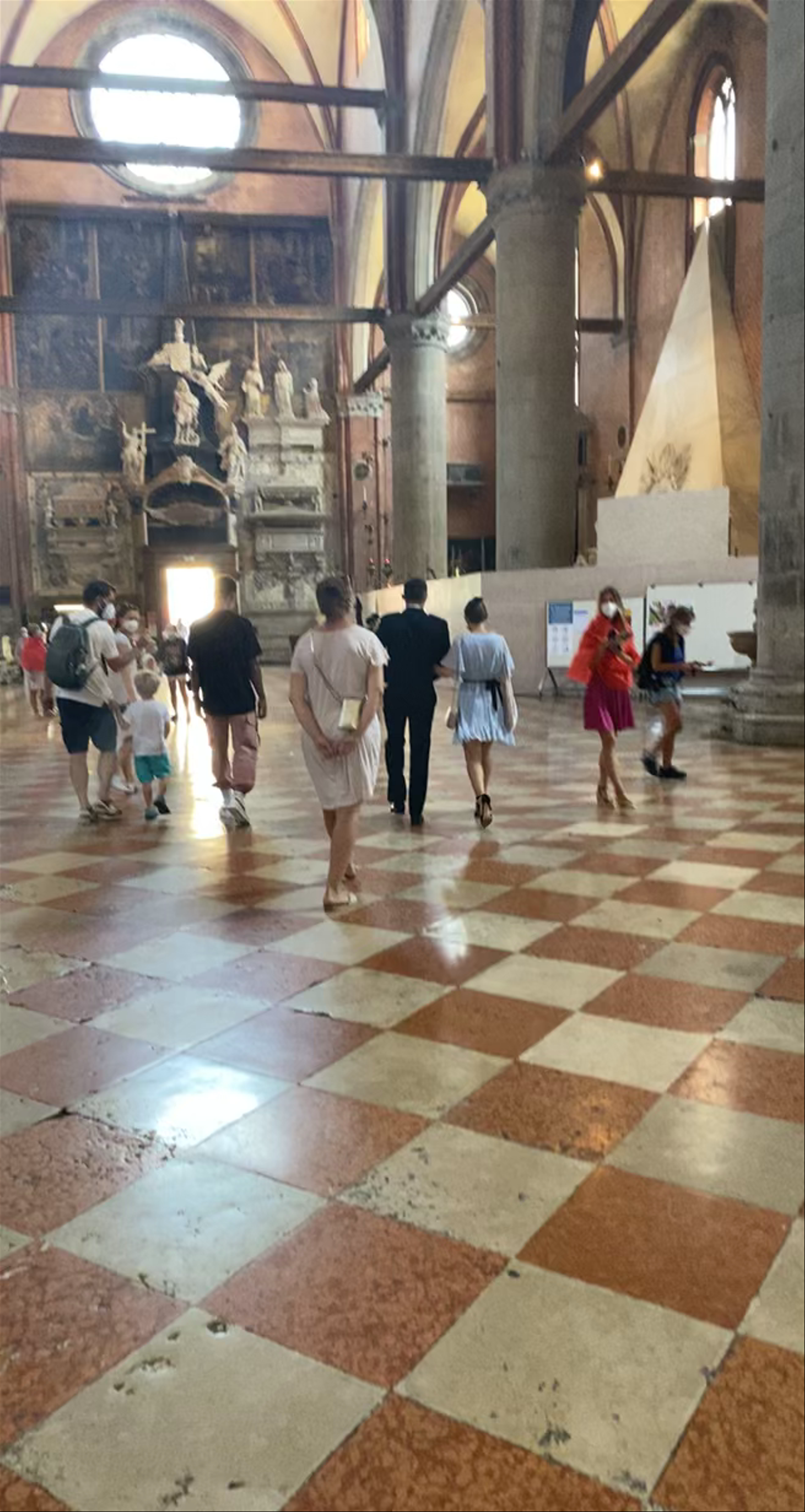 Santa Maria Gloriosa dei Frari: A Majestic Venetian Basilica Experience
