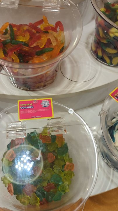 IT'SUGAR - Candy Stores Near Me - Deer Park, New York