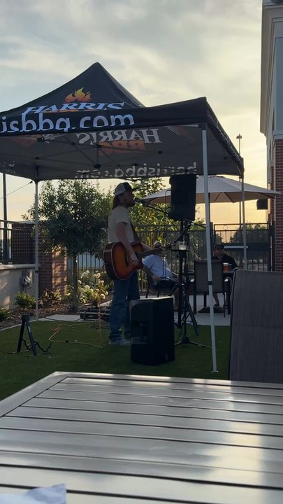 Harris BBQ - Live Music - Salad Near Me - Bakersfield, California