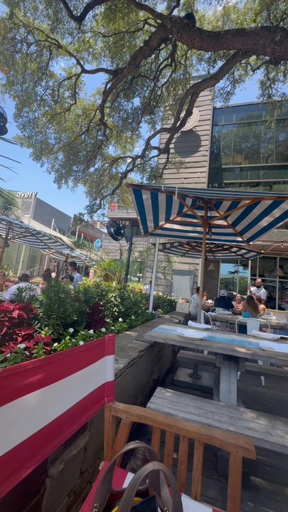 Perla's - Patio - Seafood Near Me - Austin, Texas