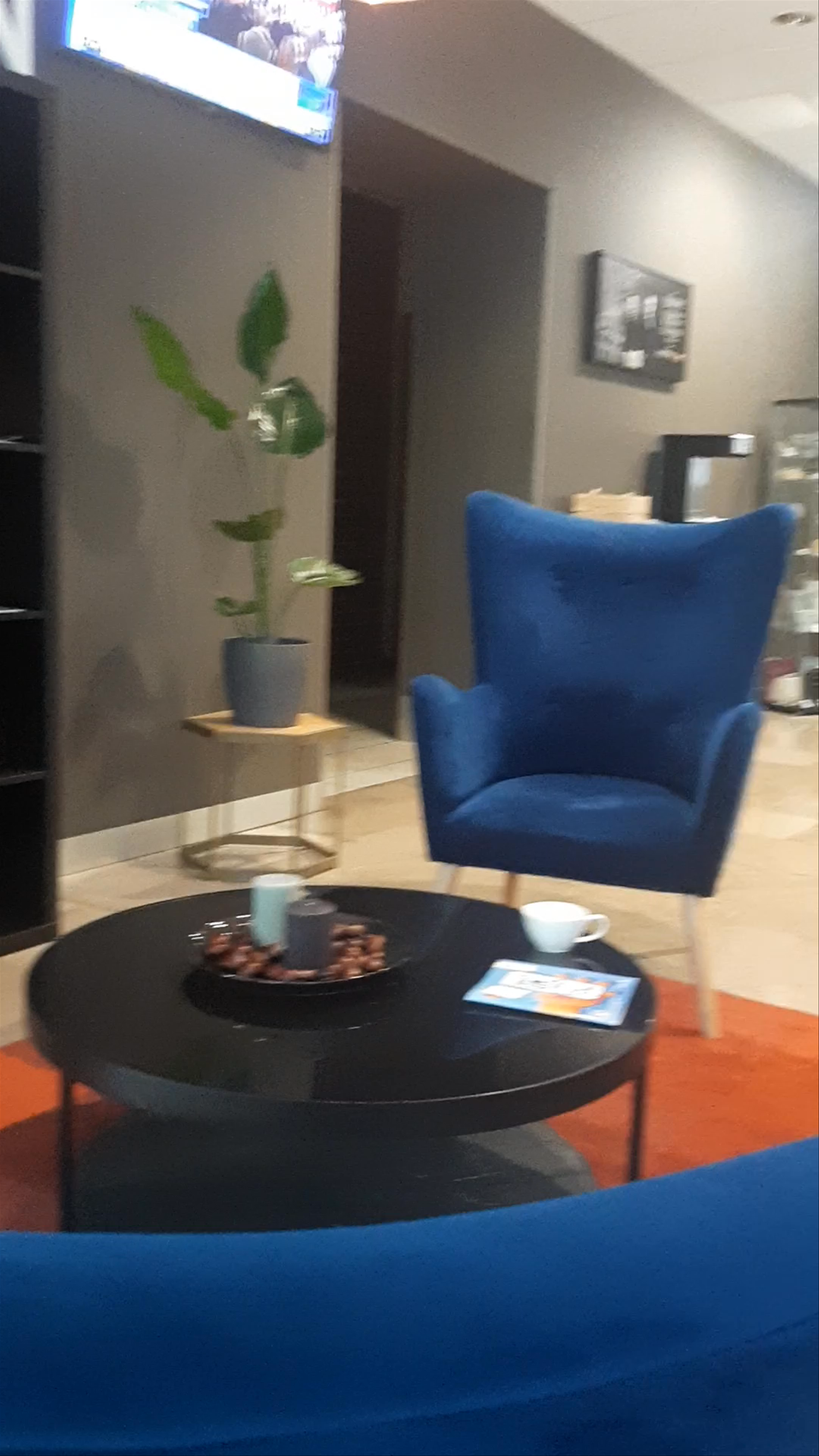 Warm and Cozy Lobby Ambiance at Hotel Mercure Lublin Centrum