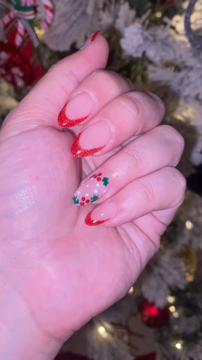 Friendly Nails and Spa - Loving my Christmas nails - Nail Salons Near Me - La Mirada, California