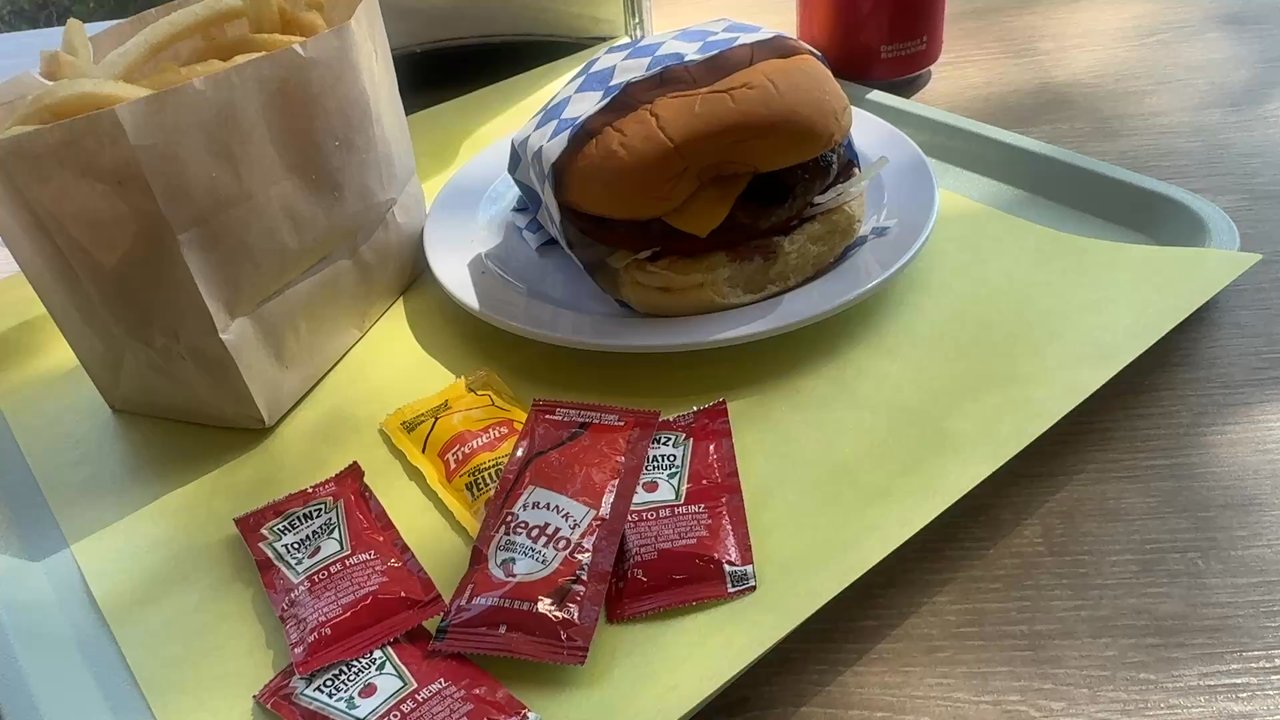 Uncle Phil's - Fantastic burger it has all flavors of 4th of July burger but way way better quality this is the taste of clean healthy burger done right - Burgers Near Me - La Cañada Flintridge, California