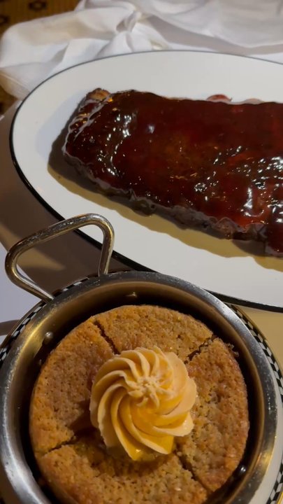 Hoexter’s - Ribs, cornbread & asian chicken salad - American Near Me - New York, New York