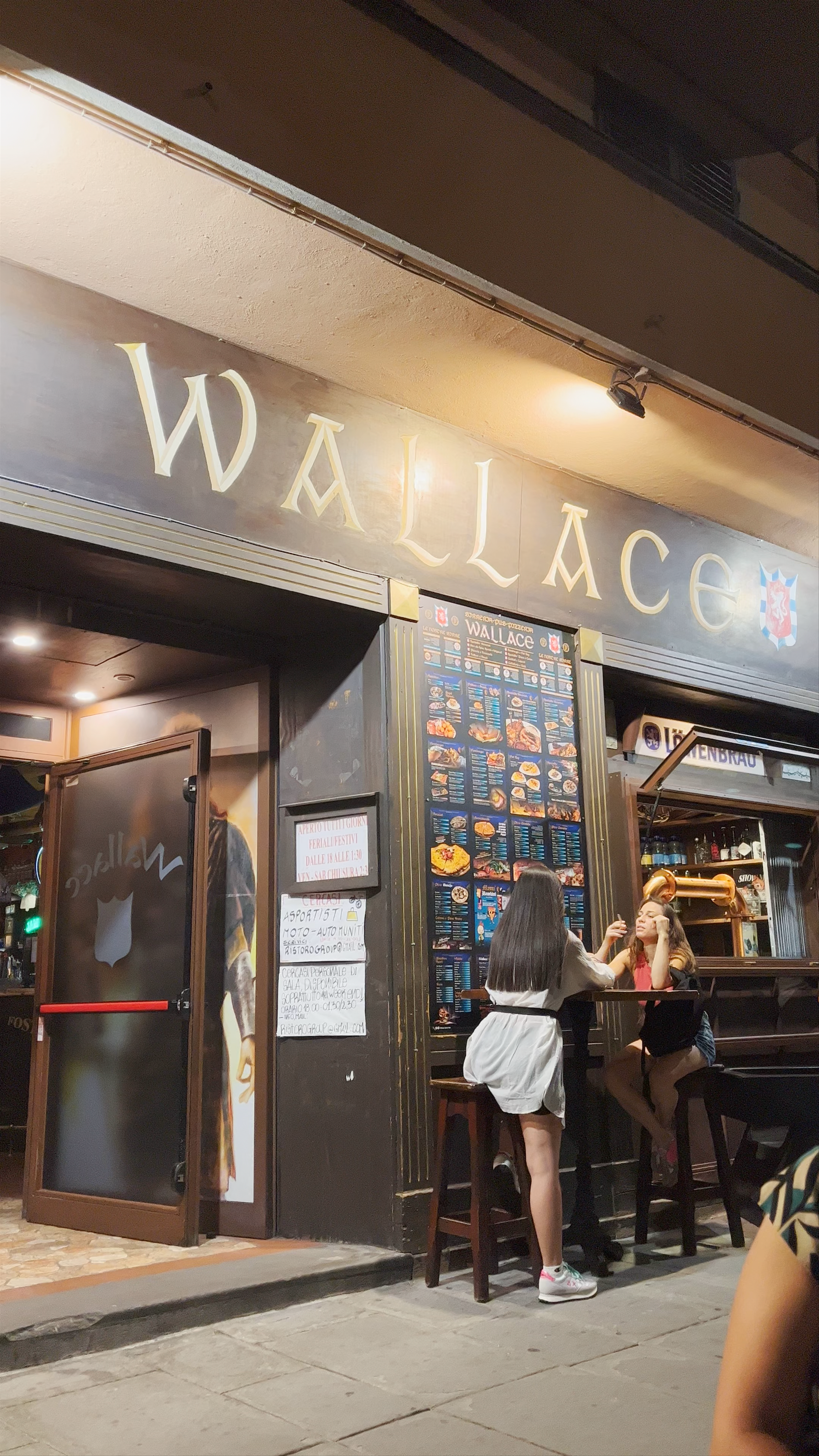 Wallace Pub