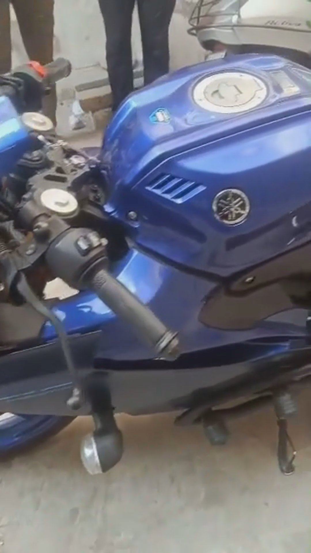 Walk-around video thumbnail